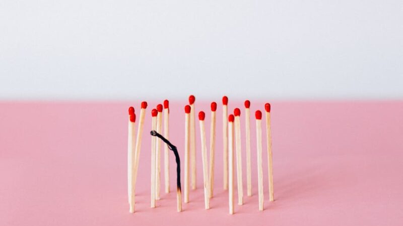 ¿Qué es el estrés de las minorías y cómo afecta a las personas?